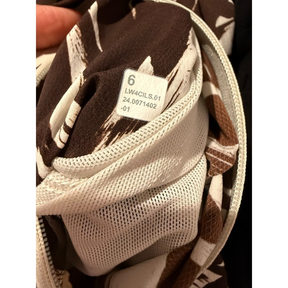 Lululemon Athletica Packable Ultralight Run Jacket Monarch Bloom Bone Espresso/6 - Picture 11 of 11